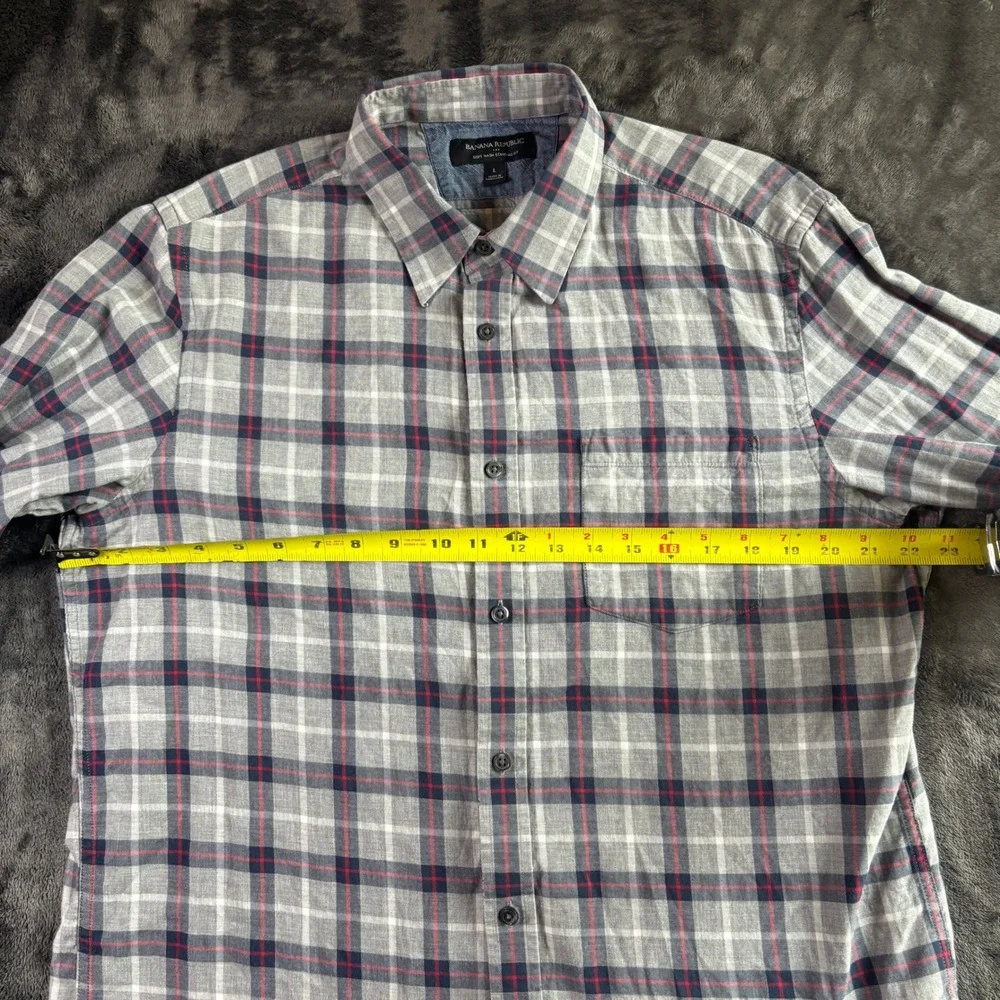 Banana Republic Mens Large Gray Blue Red Plaid Soft Wash Standard Fit Button Up